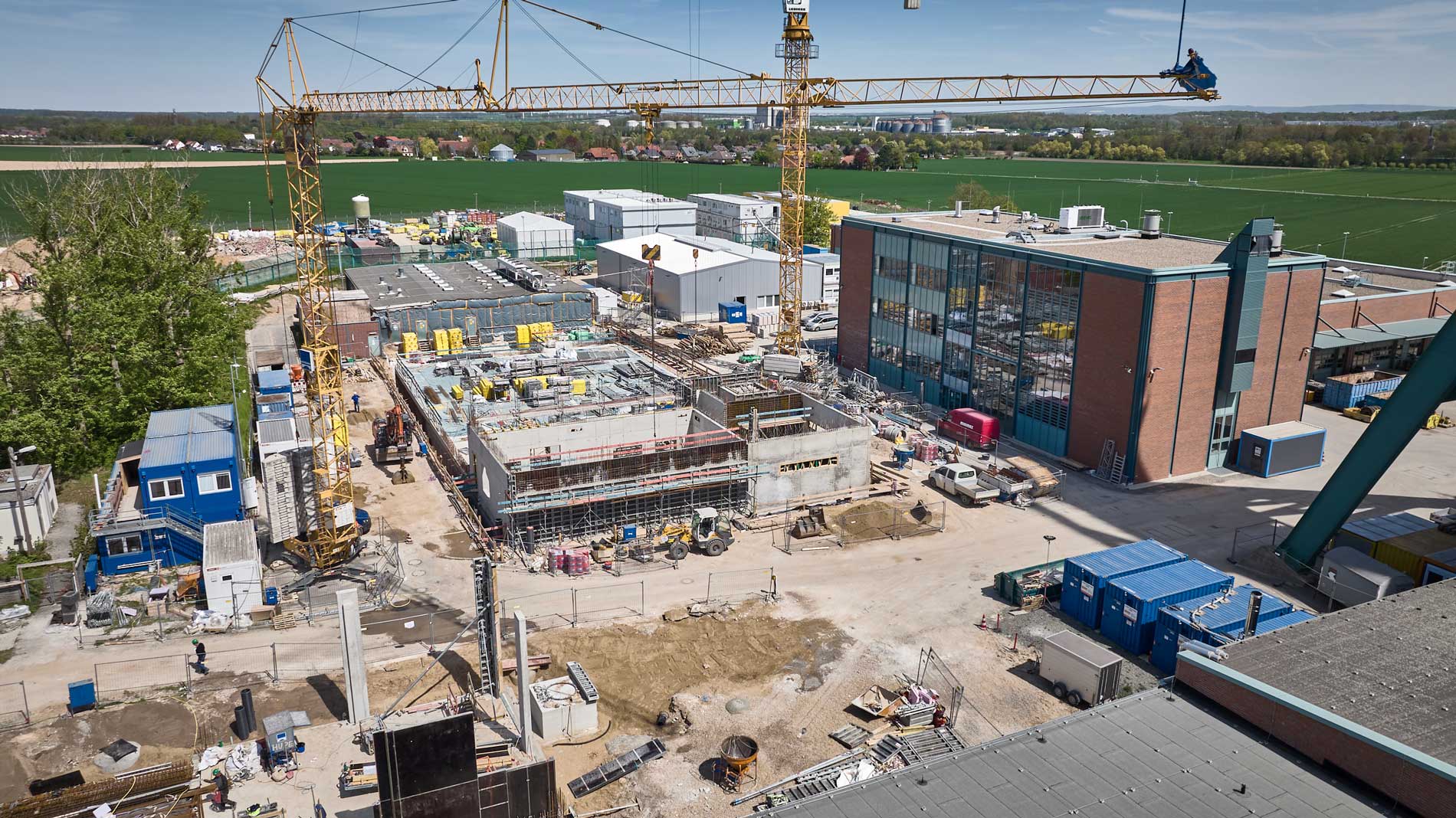 Hallen sowie Gebäude, welche sich im Bau befinden